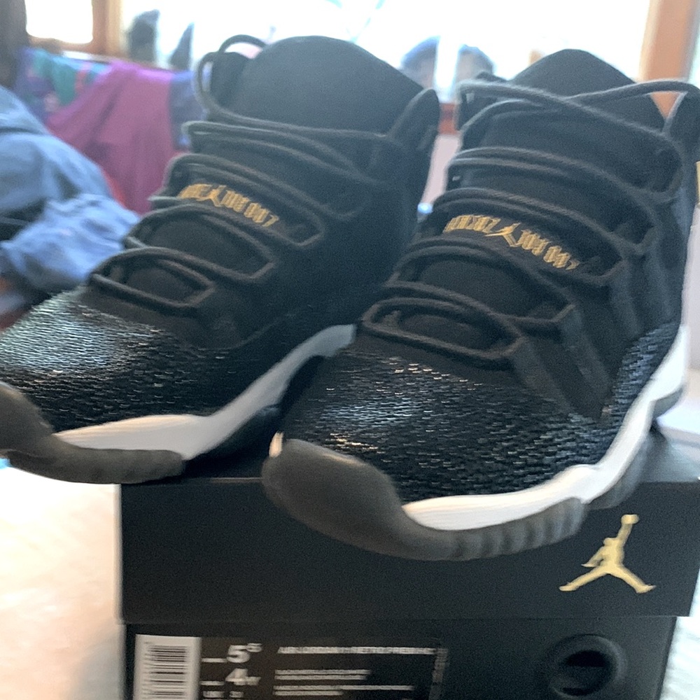 Woman’s air Jordan 11 retro (new in box ) size 5 1/2 woman’s series inquiry